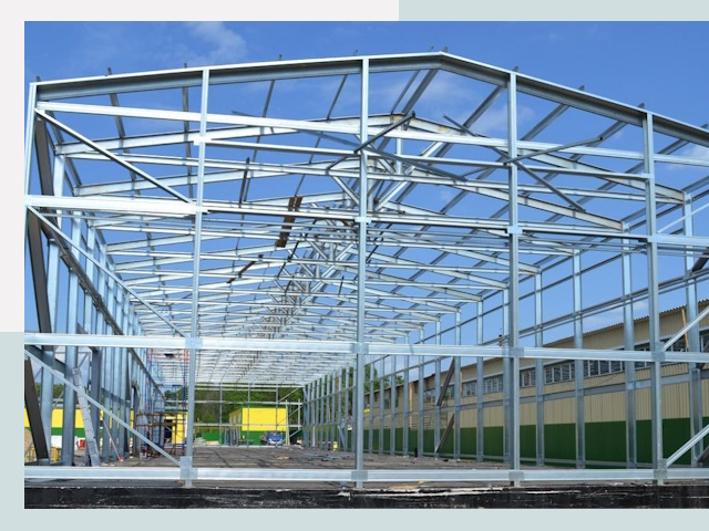 Строительство фабрик в Луге